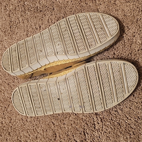 CREVO Camellia Sneaker Size 8 Soft Suede Shoes S47 - Picture 8 of 8